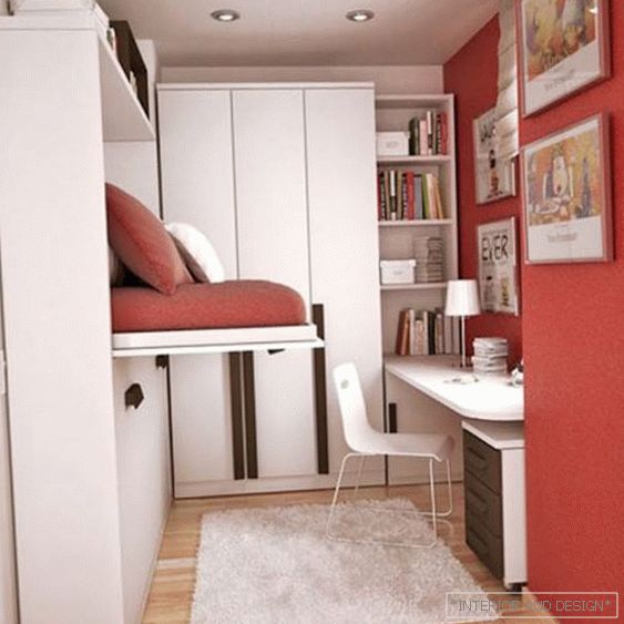 Спаваћа соба у нијансама црвене / љубичасте боје - фото