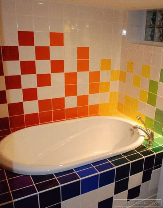 Плочице разних боја у зимском купатилу - 4