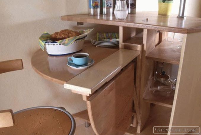 Столњак у кухињи - фотографија 1